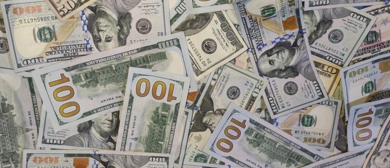 counterfeit dollar bills